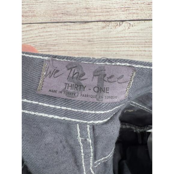 We the Free People Distressed Straight Leg Jeans Women's‎ Size 31 Gray/Purple - Picture 7 of 11